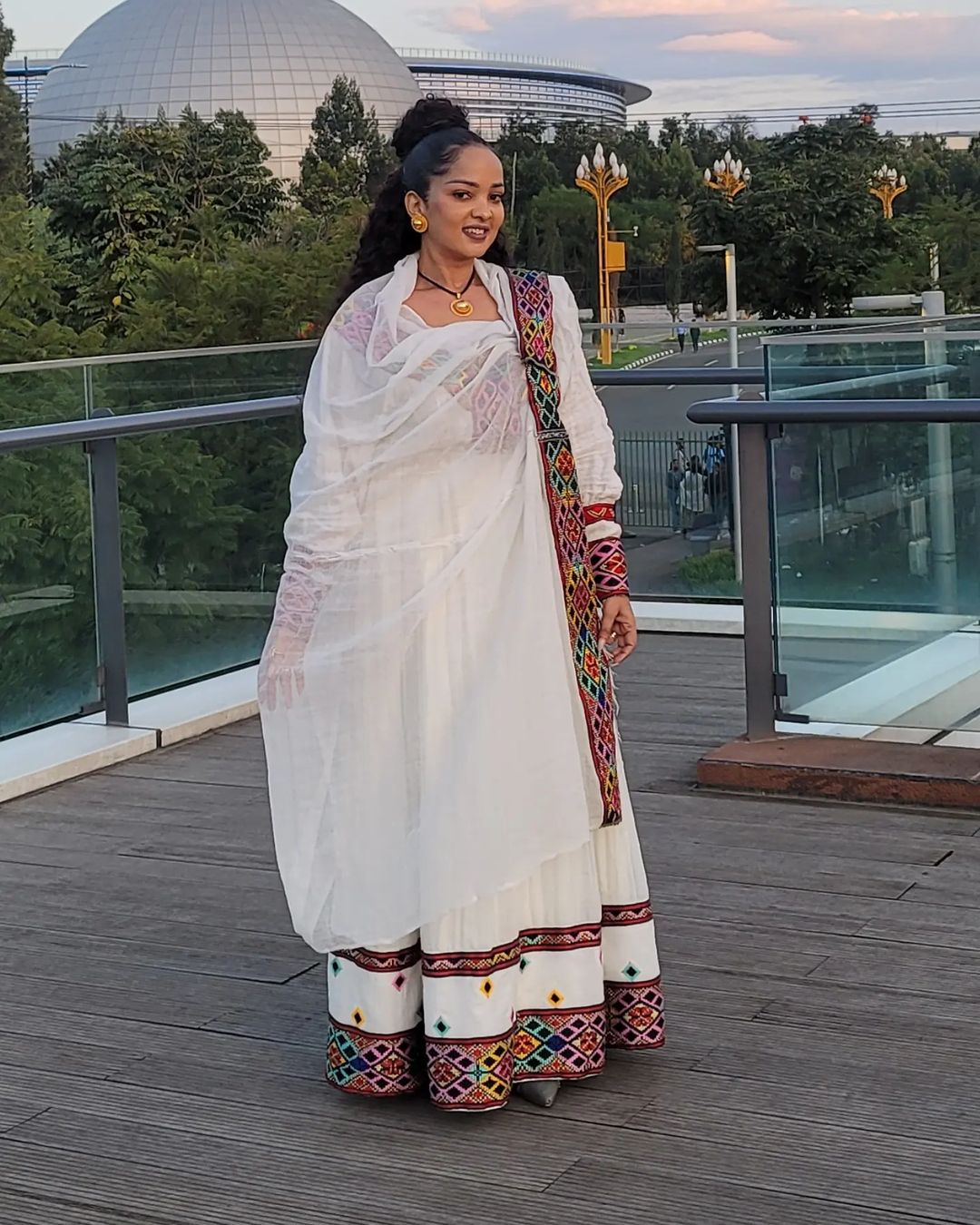 Sophisticated Handmade Traditional Ethiopian Dress: with Colorful Embellishment Habesha Dress Stylish Habesha Kemis