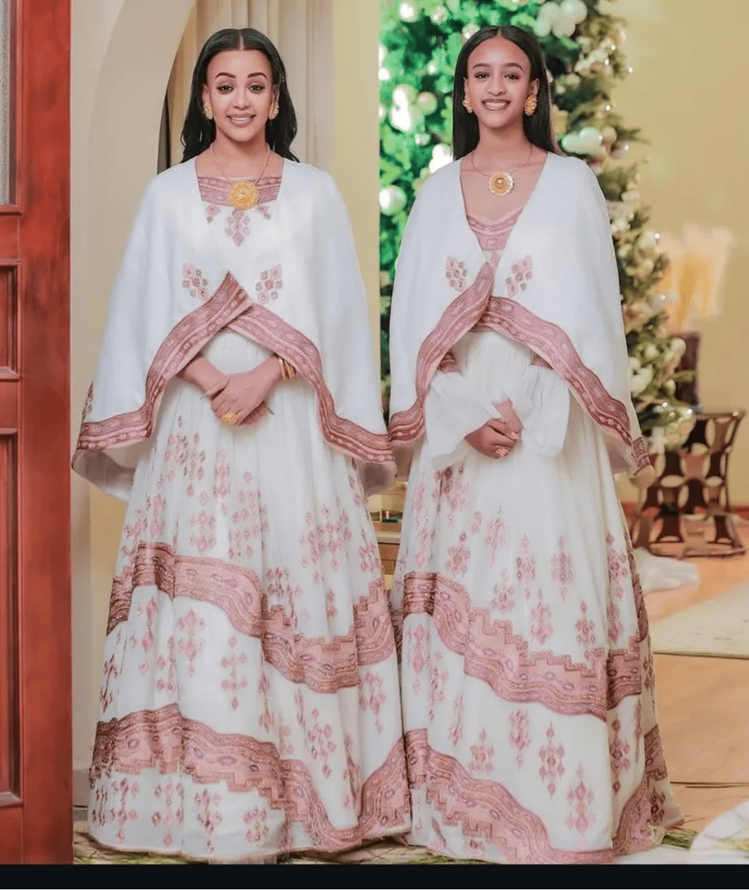 Magnifique robe Habesha rouge brodée à la main : Tissu éthiopien traditionnel à motifs géométriques, taillé pour les grands événements Robe Habesha
