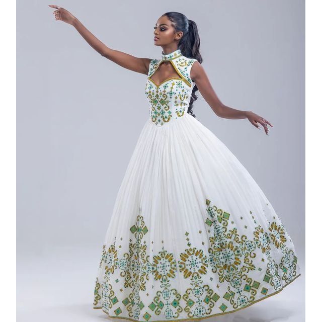 Tilf et Perles : Une élégante robe Habesha en tissu Menen, Habesha Kemis, robe érythréenne, ሀበሻ