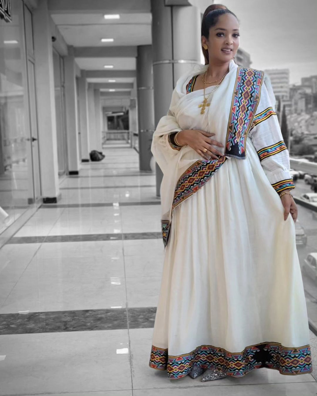 Robe Habesha Simple et Magnifique : Le Kemis traditionnel éthiopien