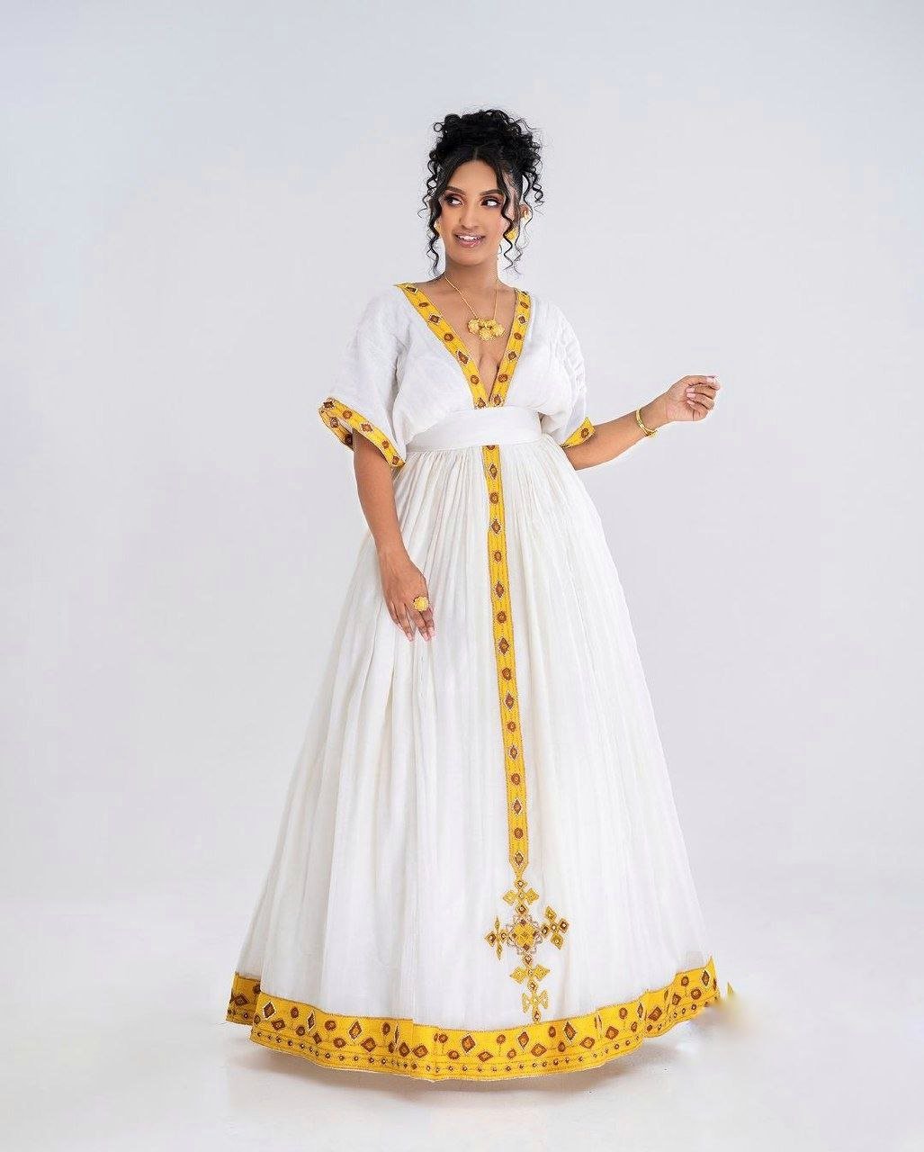 Glorious Habesha Dress with Golden Embellishment: Traditional Ethiopian Dress for Events