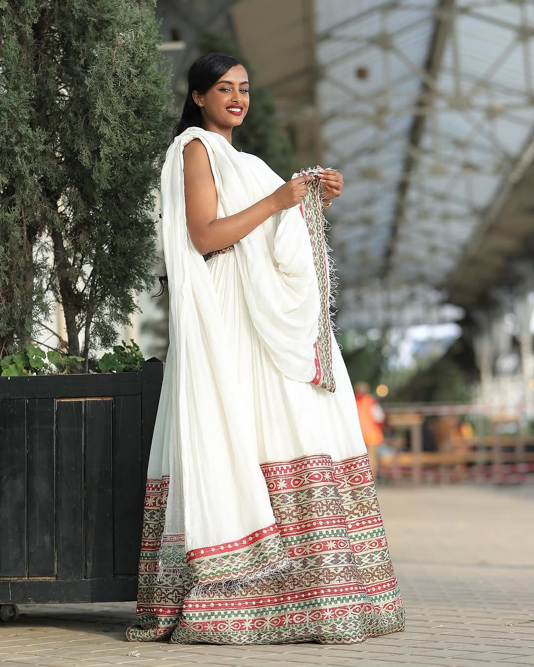 Colorful Ethiopian Clothing: Modern Sleeve Patterns and Wide Hemlines Traditional Habesha Dress Beautiful Eritrean Clothing