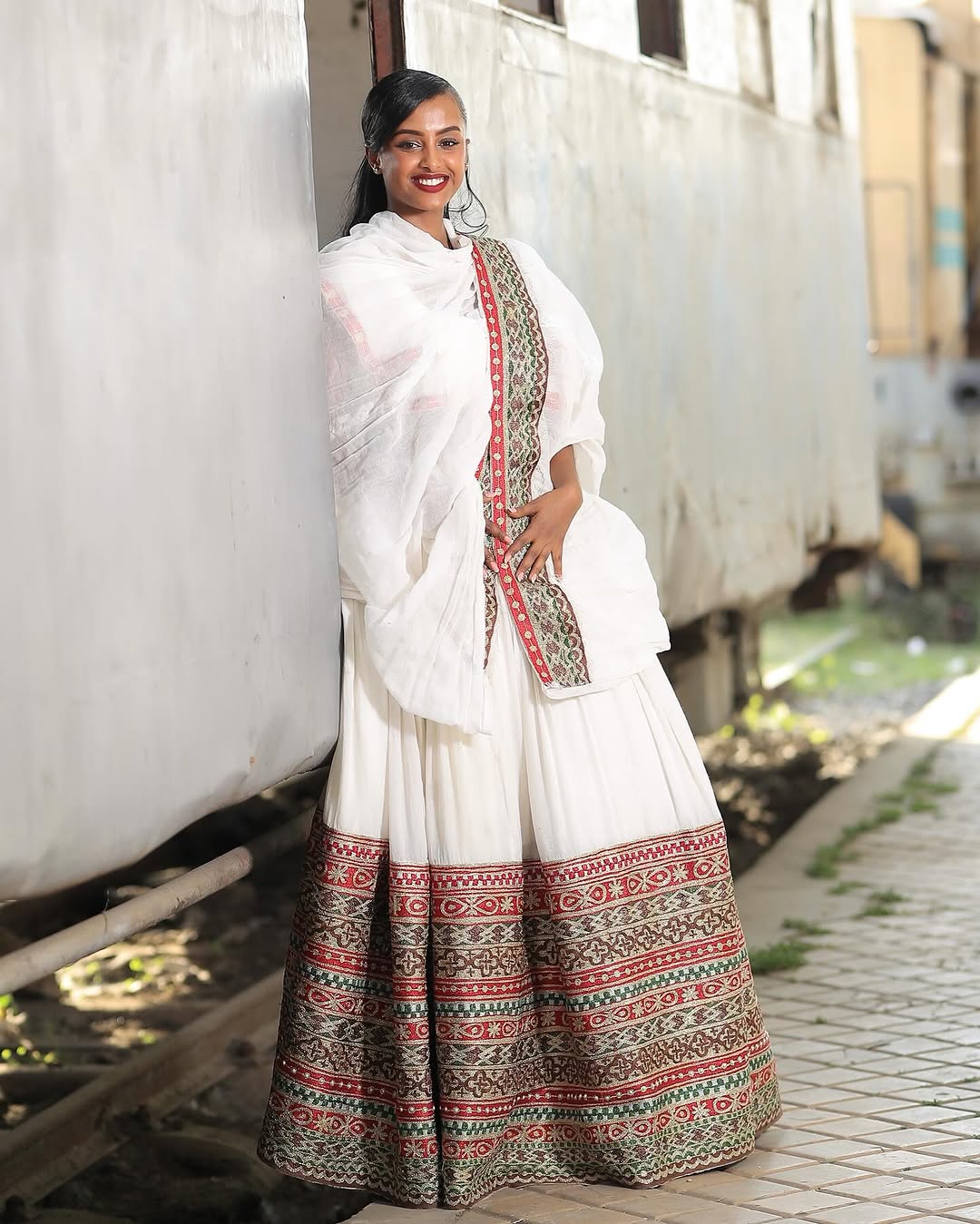Colorful Ethiopian Clothing: Modern Sleeve Patterns and Wide Hemlines Traditional Habesha Dress Beautiful Eritrean Clothing