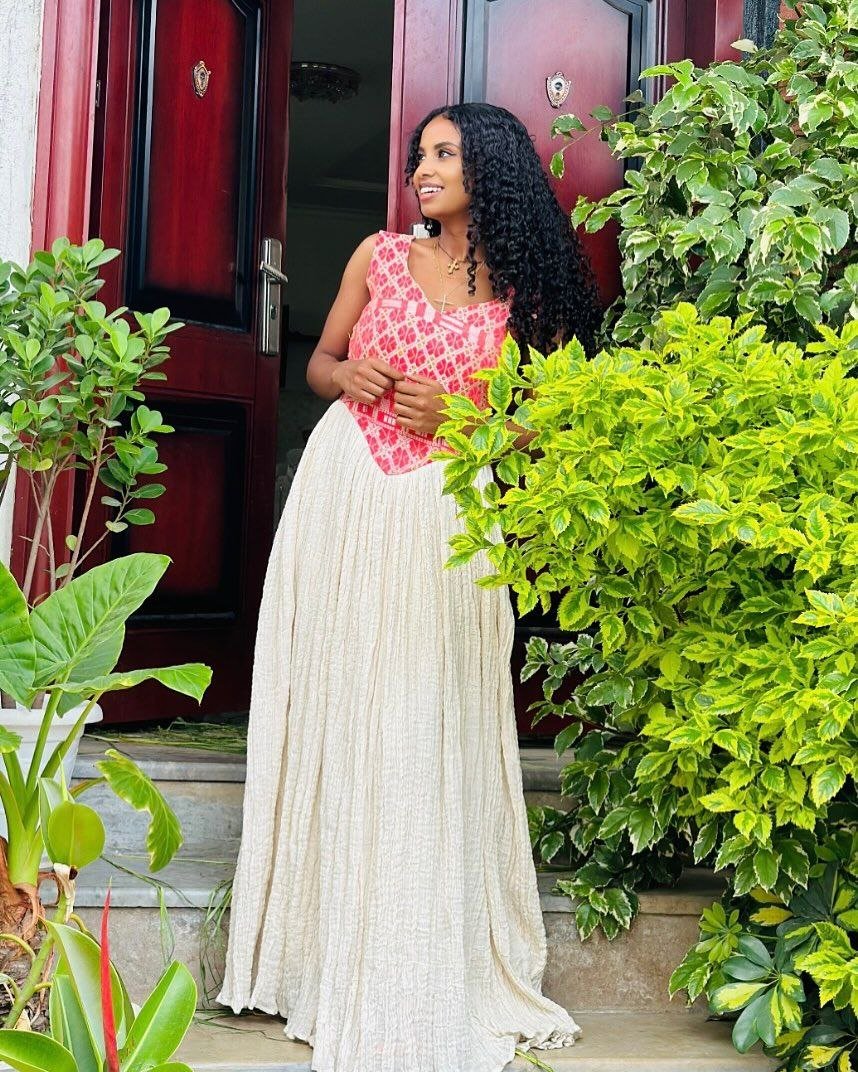 Simple Modern Habesha Kemis with Pink Accents – Ethiopian Traditional Clothing – Habesha Clothing – Ethiopian Dress