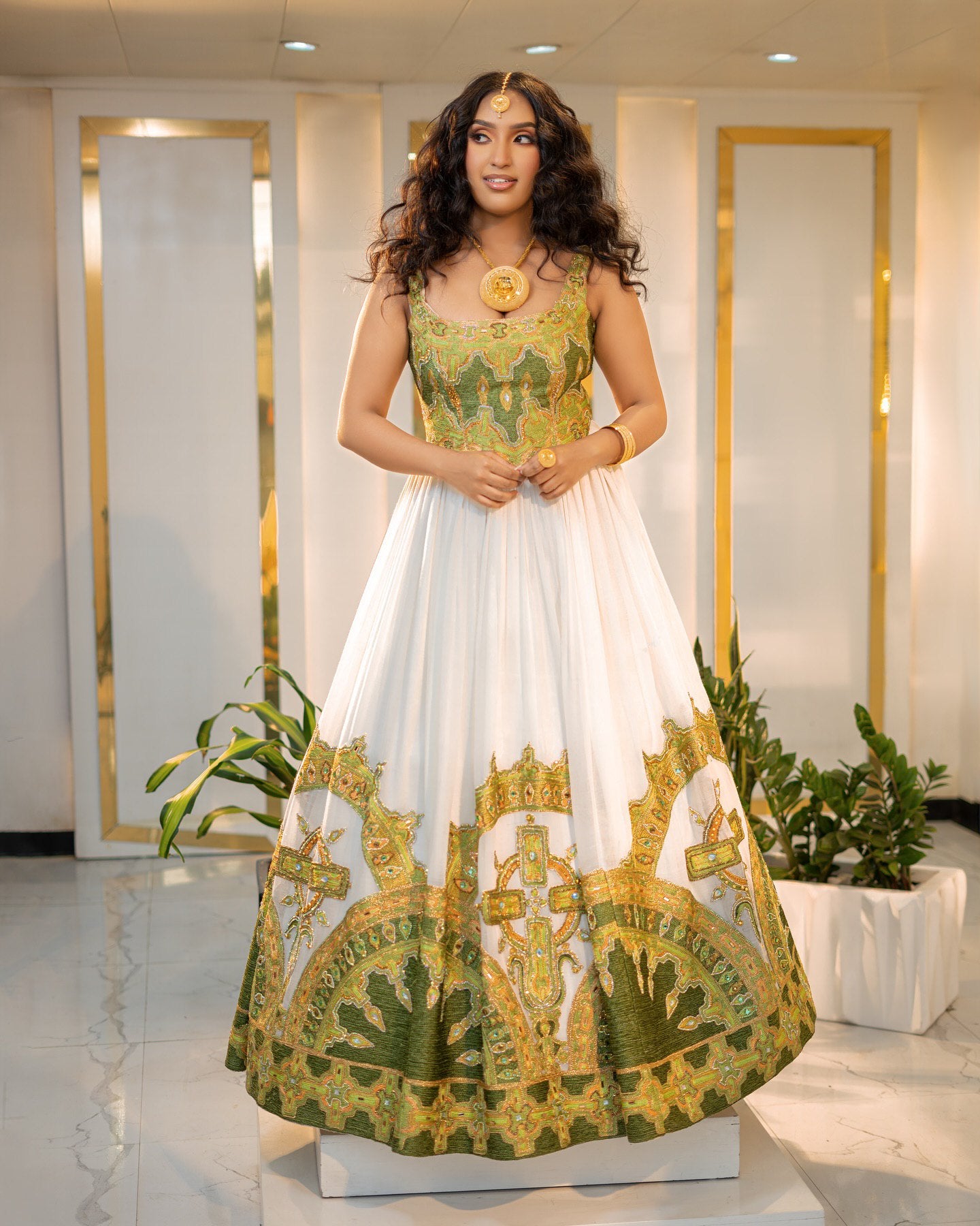 Green & Gold Sleeveless Habesha Wedding Dress Traditional Ethiopian Clothing Xs Green & Gold Sleeveless Habesha Wedding Dress Traditional Ethiopian Clothing Xs
