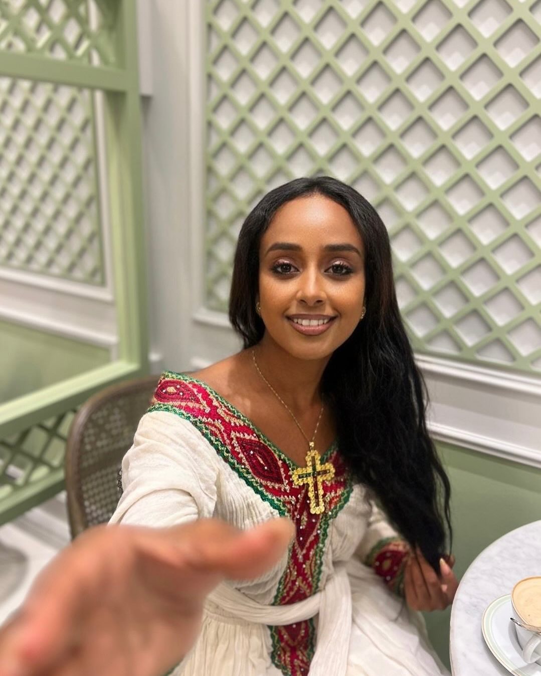 Robe éthiopienne traditionnelle inspirée, tissée à la main, modèle Habesha Kemis, épaules dénudées 422