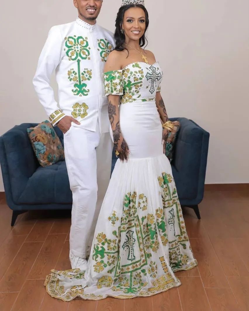 Majestic Green Patterned Traditional Ethiopian Couples Outfit: Stunning Habesha Couples Outfit
