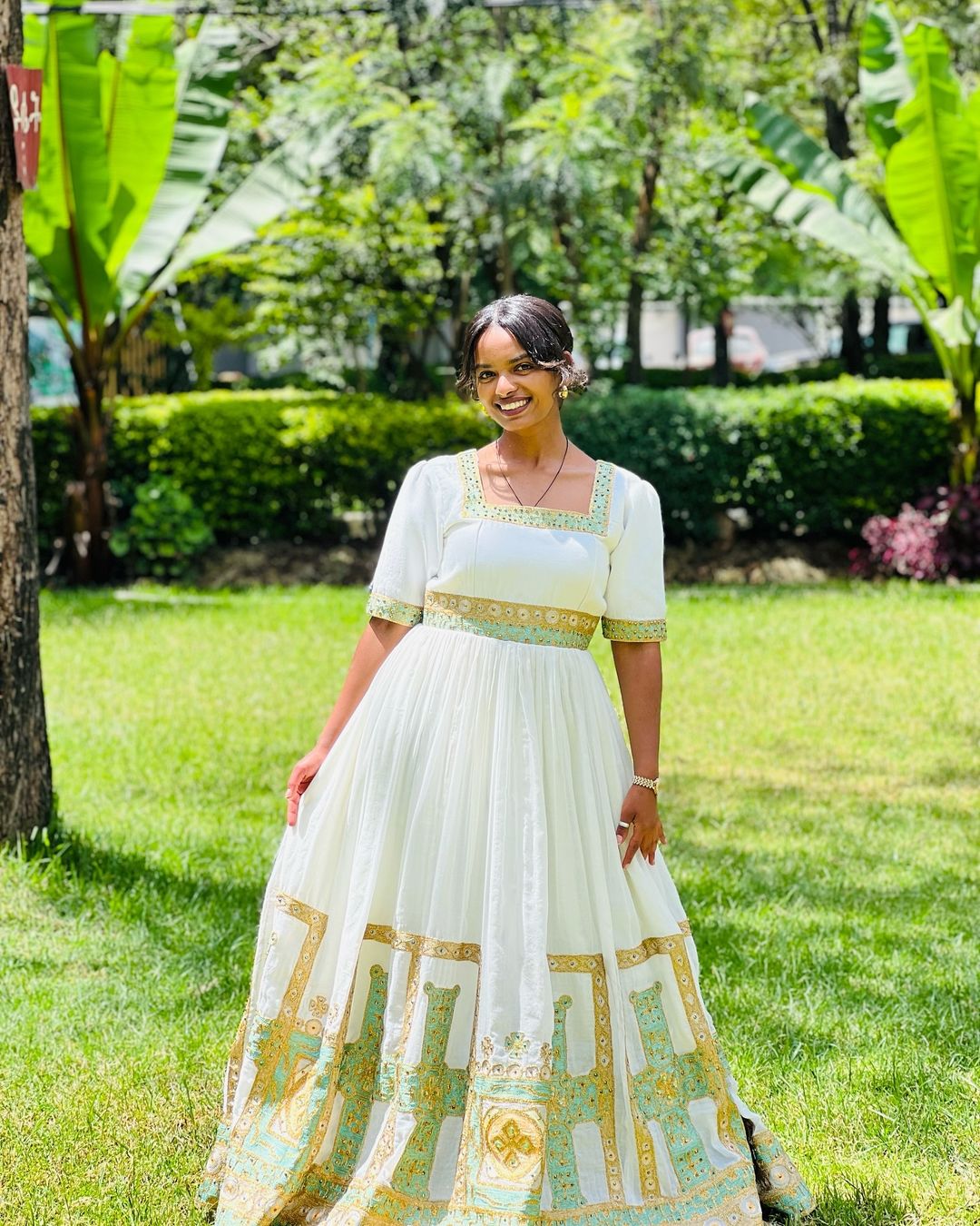 Enchanting Short Sleeved Green Habesha Dress