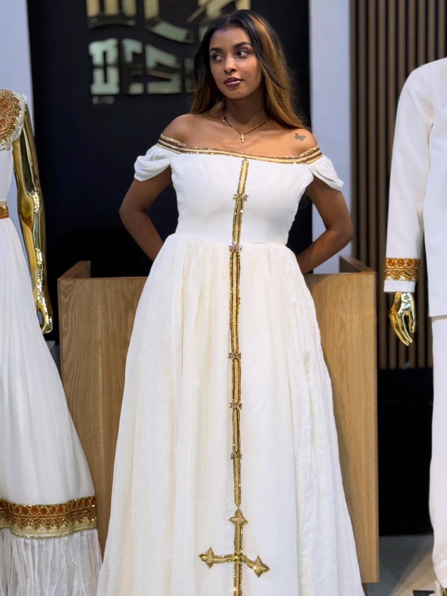 Robe Habesha de luxe, détails dorés, vêtements éthiopiens, style Habesha Kemis épaules dénudées 780