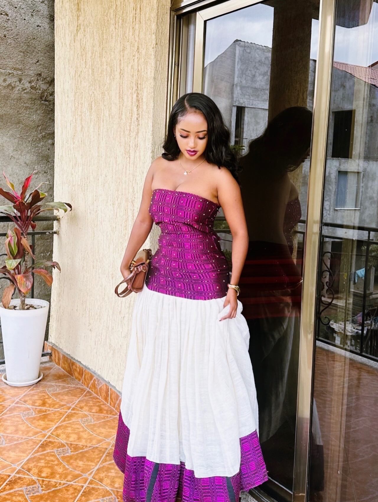 Robe Habesha Style en Violet Habesha Kemis pour les Célébrations Culturelles Vêtement Éthiopien Sans Bretelles 548