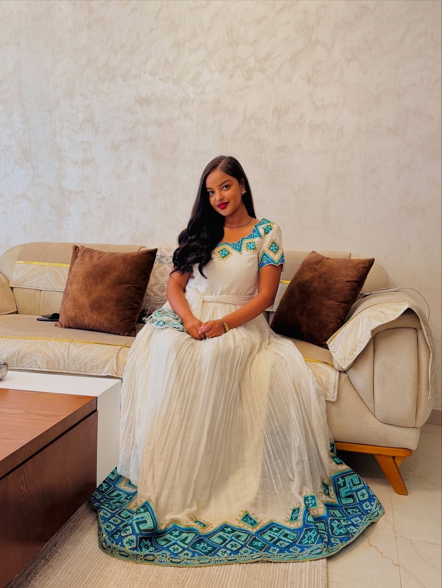 Short Sleeve Ethiopian Clothing Elegant Habesha Kemis with Blue Embroidery